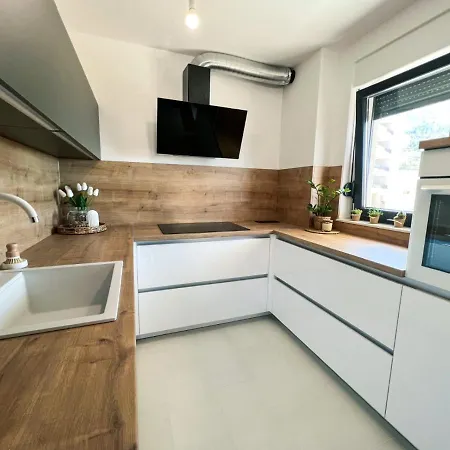 My Summer In Apartment *