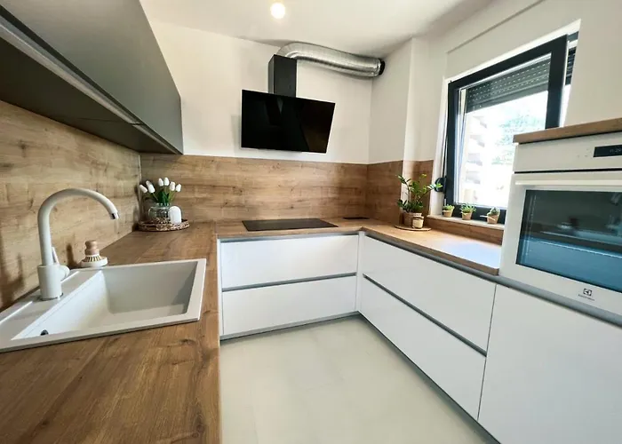 My Summer In Apartment *